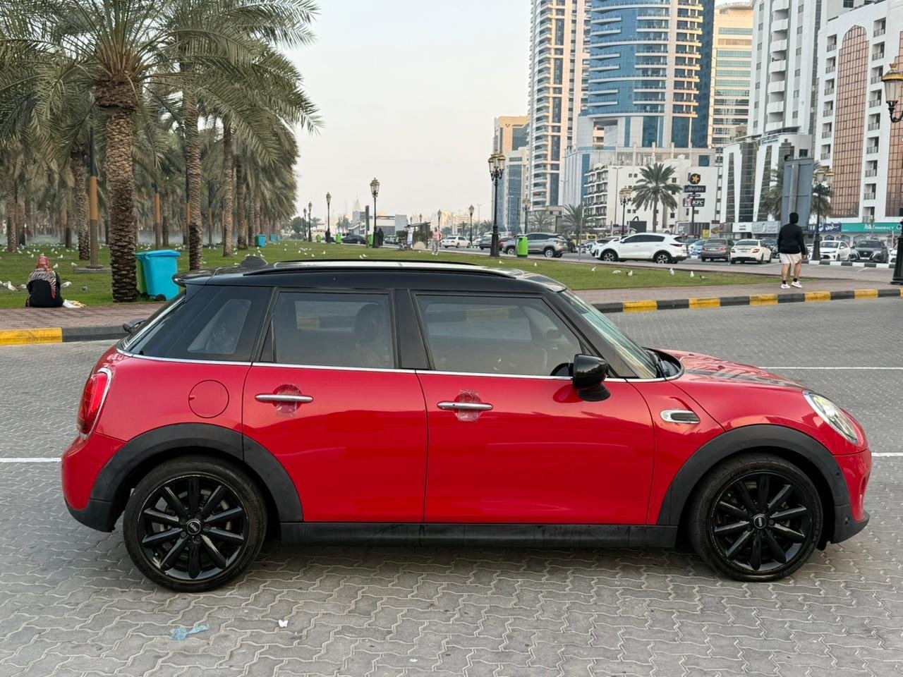 MIni Cooper 2021 Red image